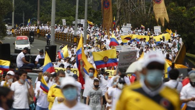 Nas ruas da Colômbia, América Latina enfrenta seus dilemas