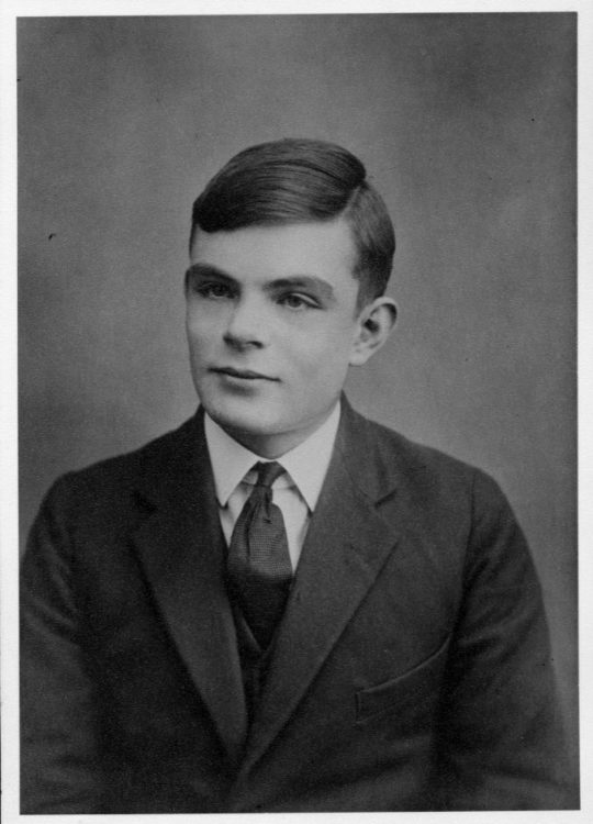 Alan Turing e máquinas inteligentes