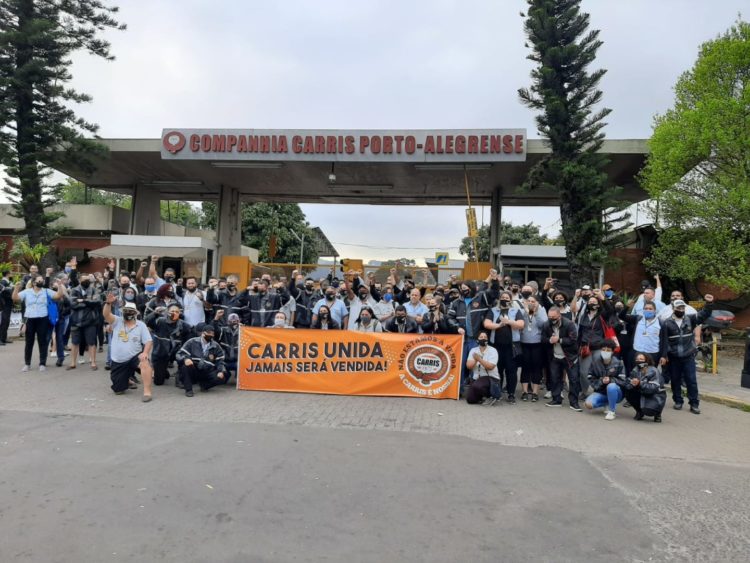 Rodoviários têm mais um dia de luta em defesa de seus empregos e da CARRIS pública em Porto Alegre