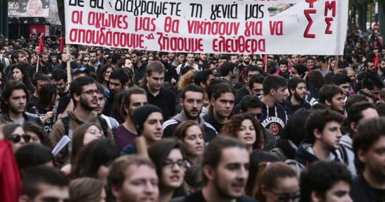 Grécia: neoliberalismo desenfreado, militarismo e racismo institucional… e uma luta social vitoriosa