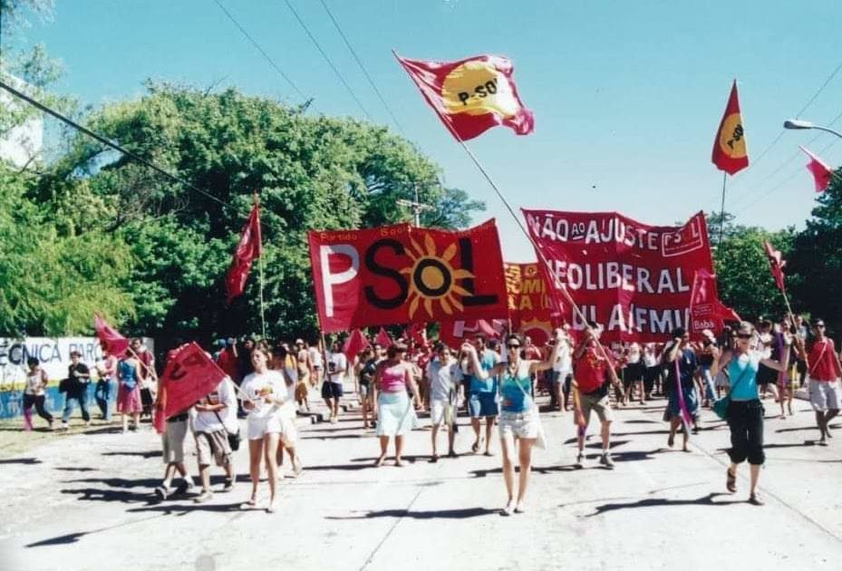 A necessária disputa do PSOL como parte de um projeto estratégico: uma polêmica com a CST