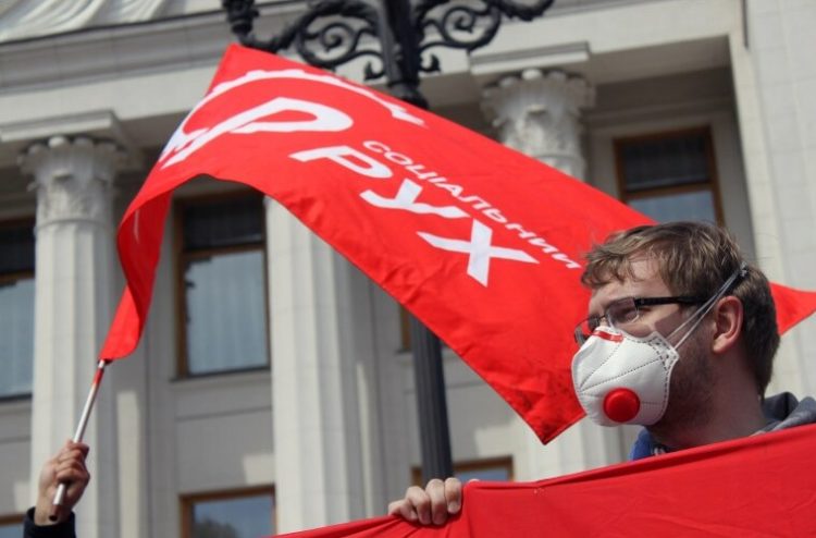Parem o ataque aos direitos dos trabalhadores ucranianos!