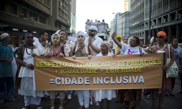 Parlamentares do PSOL repudiam racismo religioso propagado por bolsonaristas