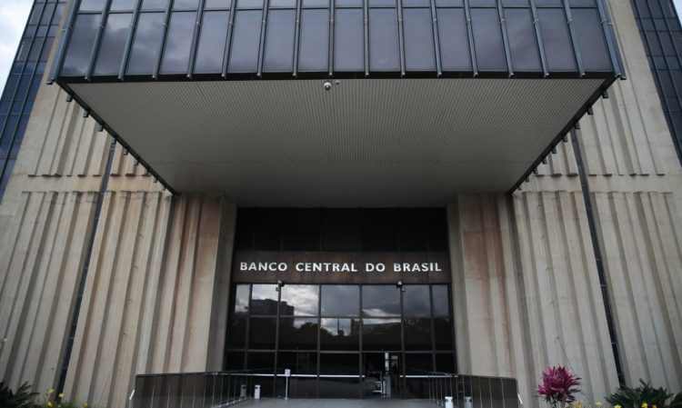Queixas de Lula ajudam a repolitizar política econômica brasileira 