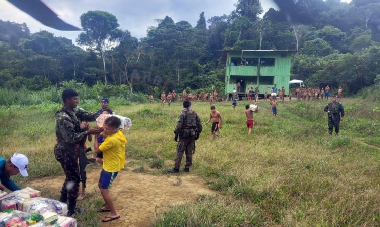 Bolsonaro promoveu garimpo e negligenciou fome dos yanomami