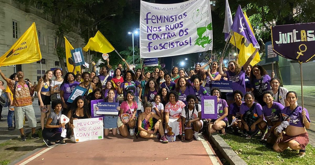 Mulheres na linha de frente em todo lugar!