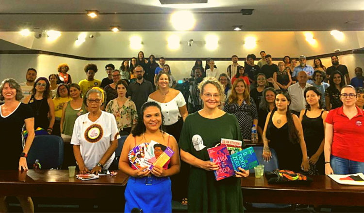 Mandatos das deputadas Luciana Genro e Fernanda Melchionna realizam palestra sobre Feminismo Marxista