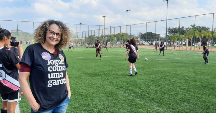 Projeto propõe cartão vermelho para a discriminação no futebol e cria o Selo Estádio de Respeito