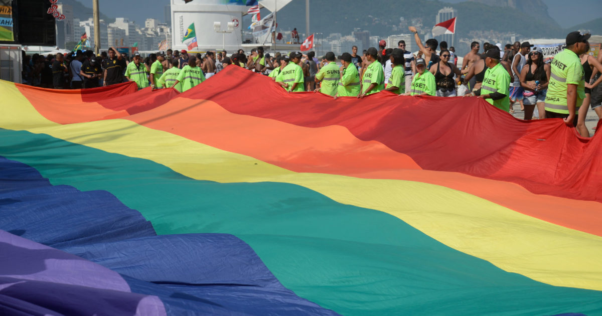 PSOL apresenta a CLDF projeto que pune prática da ‘cura gay’
