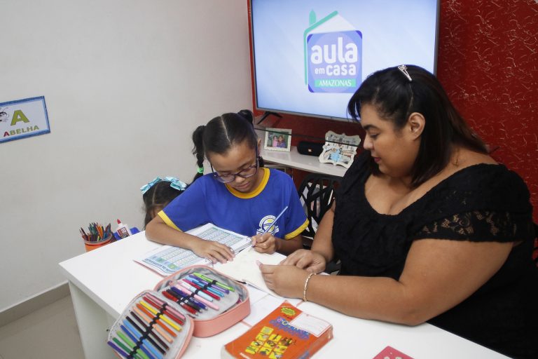 Aposentadoria por cuidados maternos é aprovada pela Câmara do DF