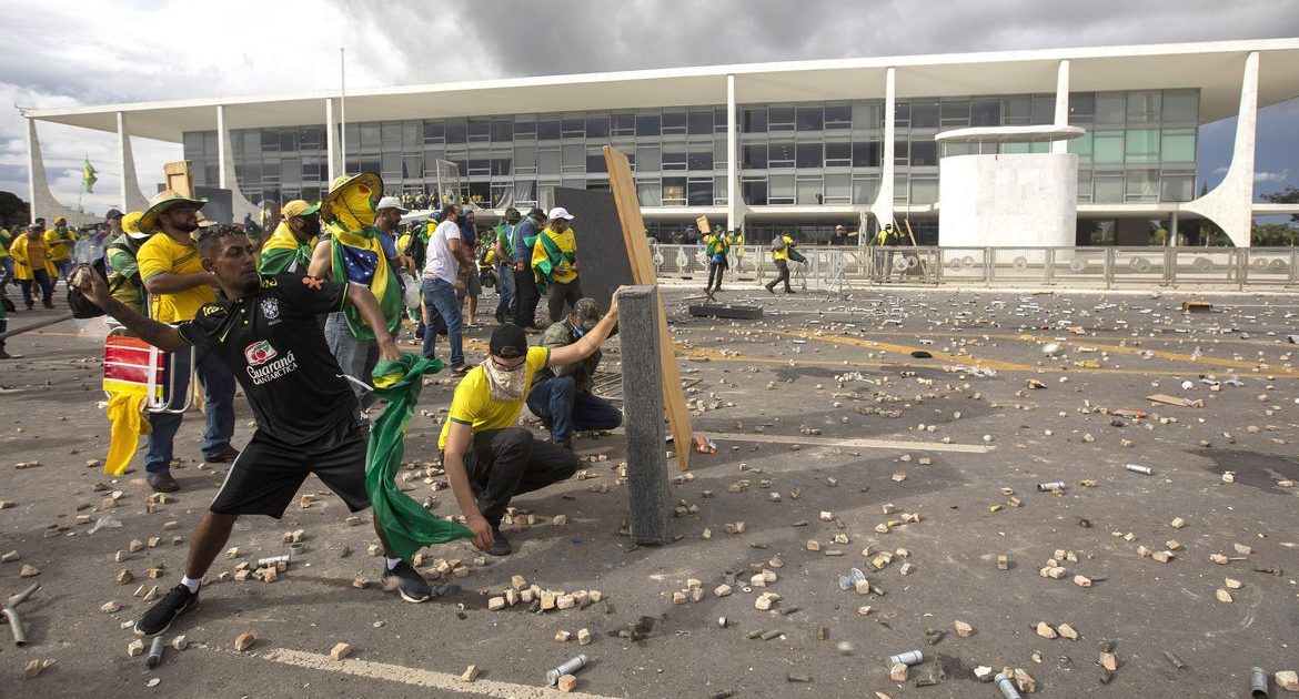 Polícia Federal caça investigados pelo 8 de janeiro