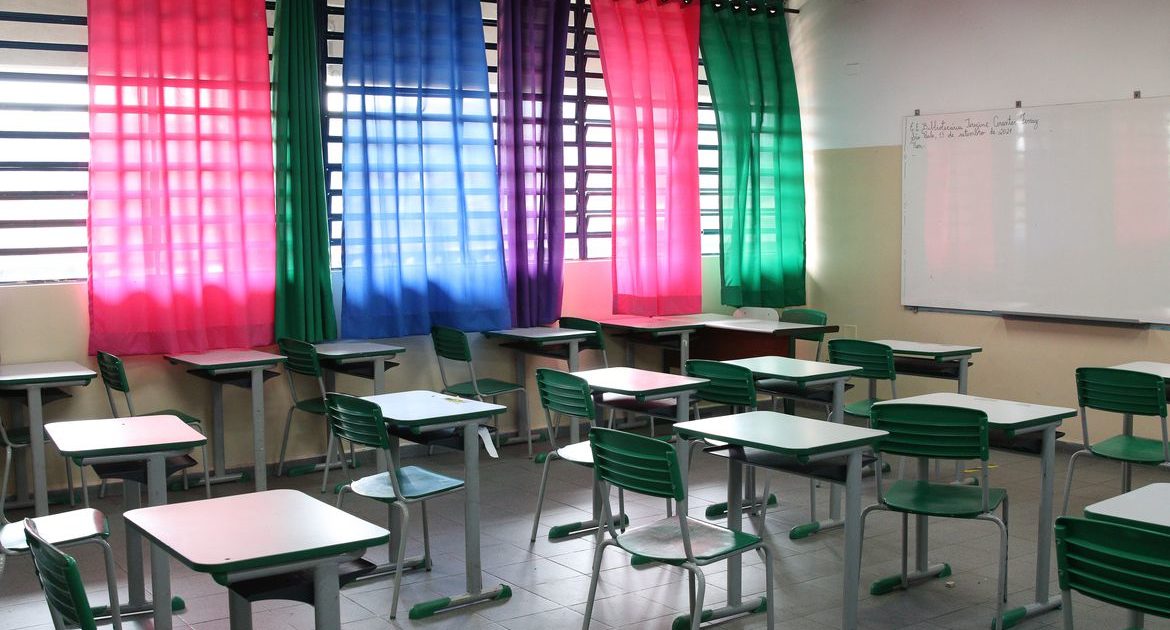Vereadora do PSOL recorre ao MPT para cumprimento do piso do magistério