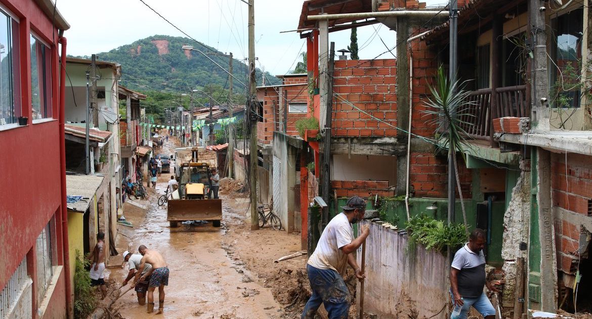 Movimento Pretas convocará autoridades para discutir situação de São Sebastião (SP)