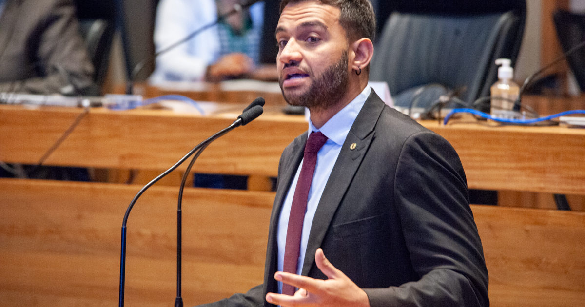 Distritais repudiam ofensas homofóbicas ao deputado Fábio Felix