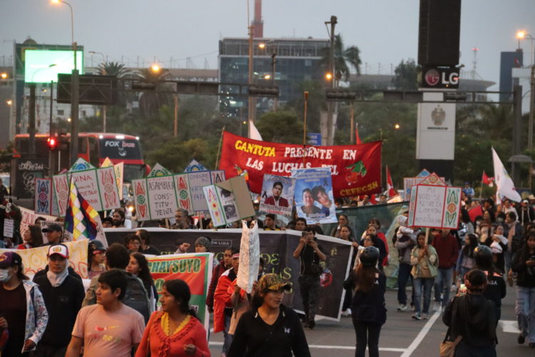 Lula deveria condenar repressão e mortes no Peru