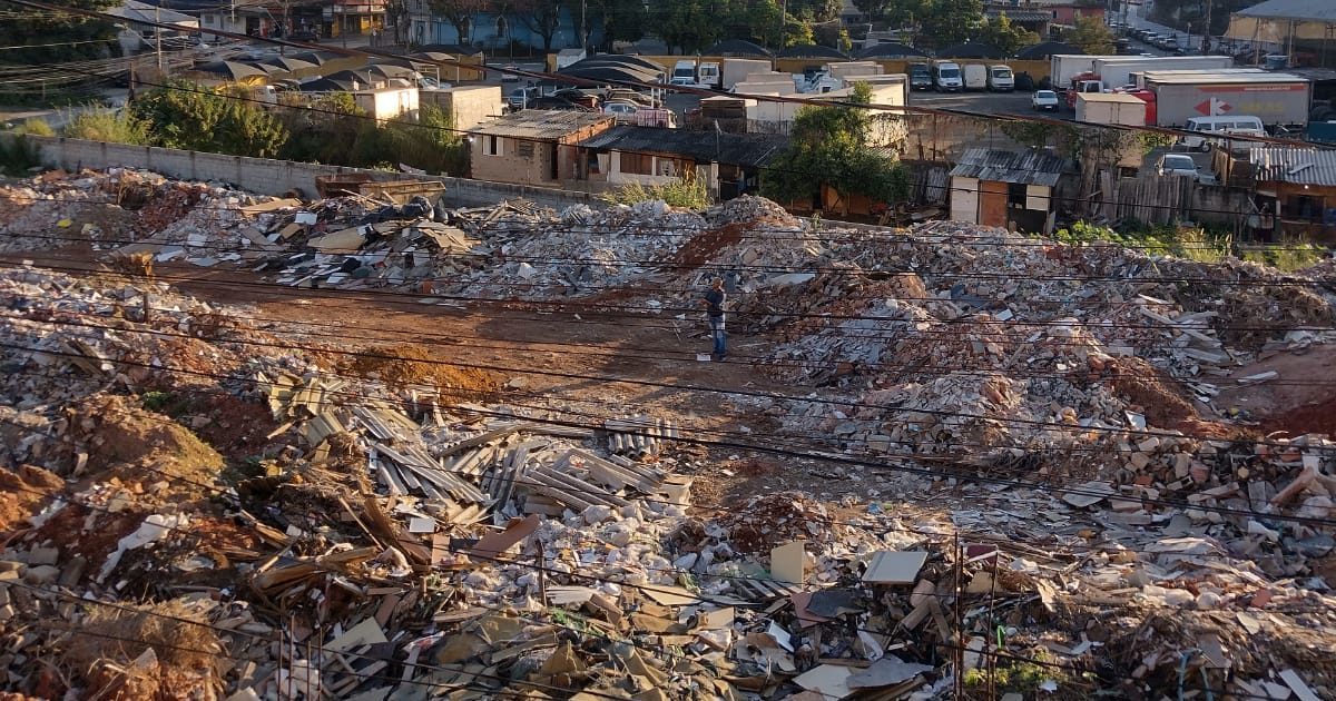 Sâmia exige que prefeitura de Guarulhos tome providências sobre lixão