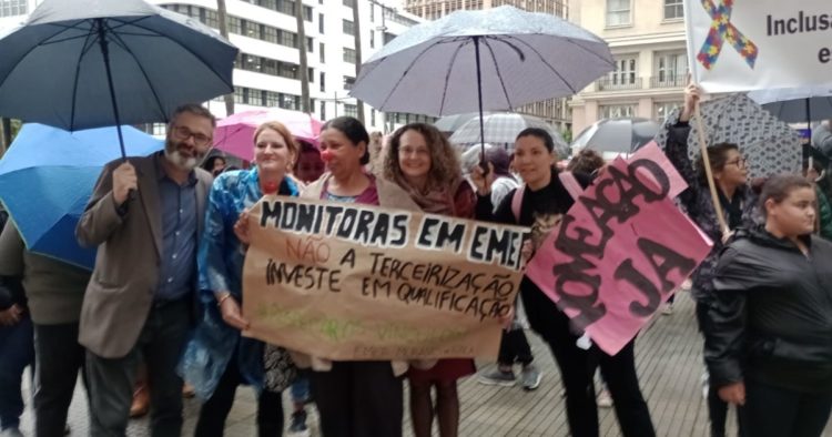 Luciana Genro e Roberto Robaina contra a terceirização de monitores das escolas públicas