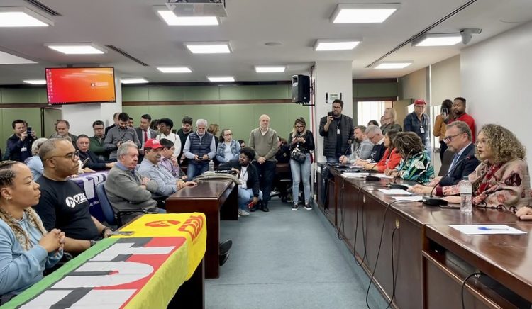 PSOL gaúcho pede anulação do leilão da Corsan