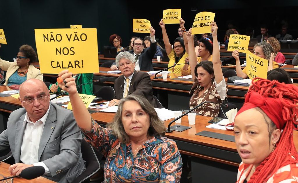 Conselho de Ética é mais ágil contra mulheres