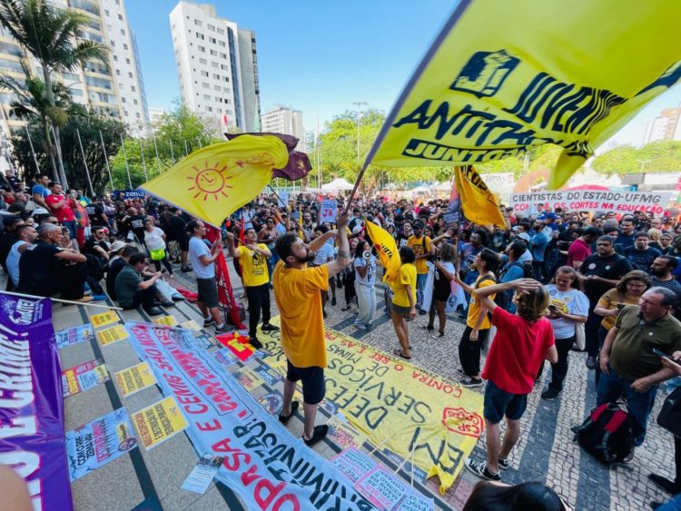 A organização da luta contra as reformas neoliberais do governo de Romeu Zema