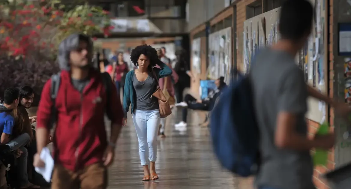 Total de pessoas que se autodeclaram pretas e pardas cresce no Brasil