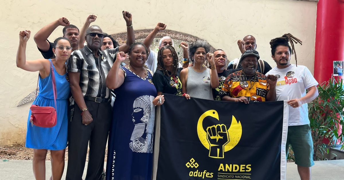 Ato de Resistência na UFES: Movimentos Sociais se Unem em Apoio à Professora Jacyara Paiva