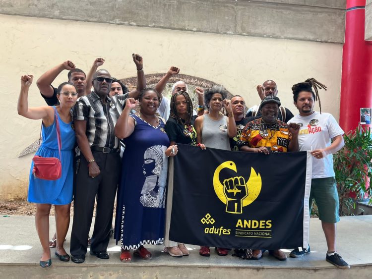 Ato de Resistência na UFES: Movimentos Sociais se Unem em Apoio à Professora Jacyara Paiva