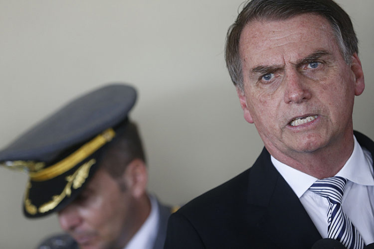 Ex-comandantes militares apontam participação de Bolsonaro em tentativa de golpe