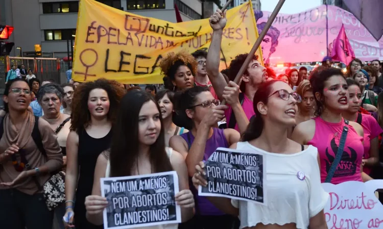 França na vanguarda do direito das mulheres