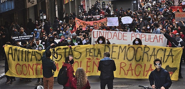 Éditorial: La Conférence de Porto Alegre et le défi d’affronter l’extrême droite