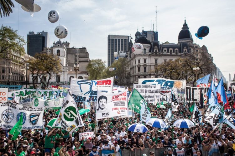 Argentina: rumo à Greve Geral