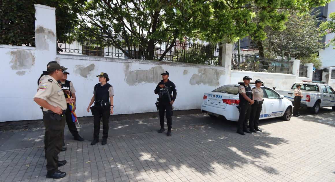 Condenamos el asalto a la Embajada de México en Ecuador