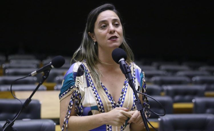 Melchionna articula auxílio emergencial para artistas gaúchos com ministra Margareth Menezes