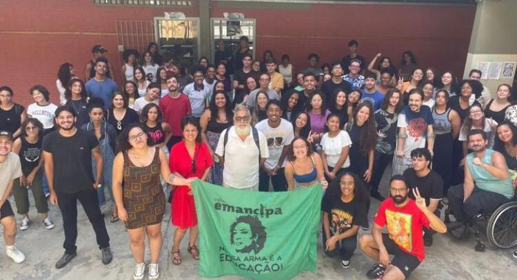 Rede Emancipa promove aulas especiais sobre golpe civil-militar