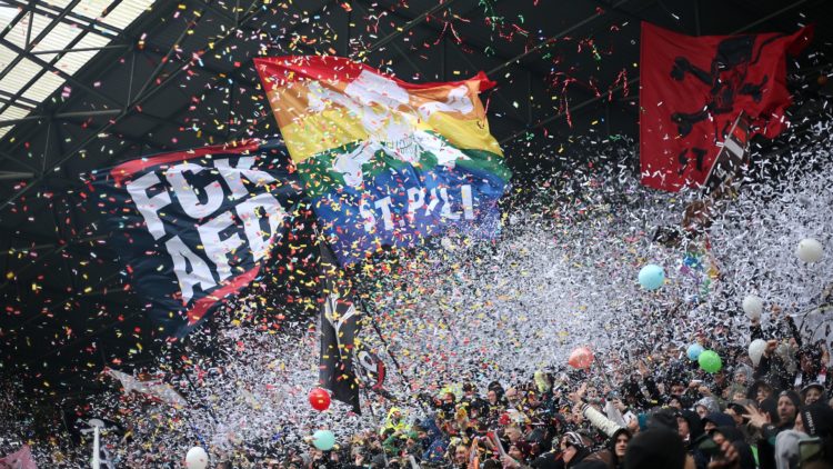 Por que os antifascistas comemoram a volta do St. Pauli à Bundesliga? 