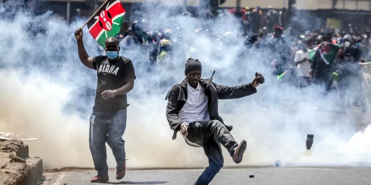 Revolta no Quênia – milhares de pessoas protestam contra a austeridade e lutam pela libertação