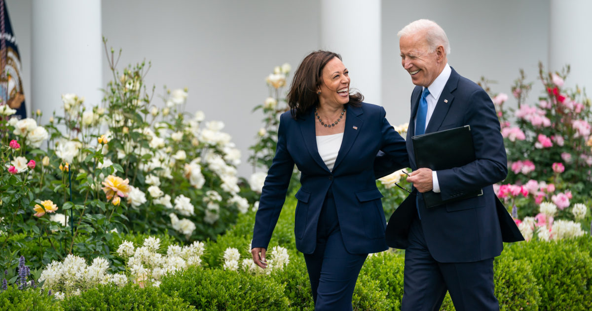 Desistência de Biden anima democratas