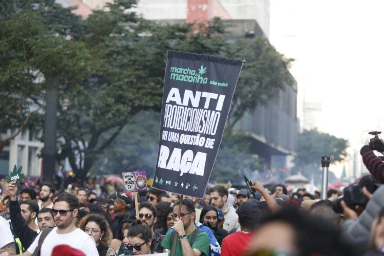 PSOL propõe anistia a presos com menos de 40g de maconha