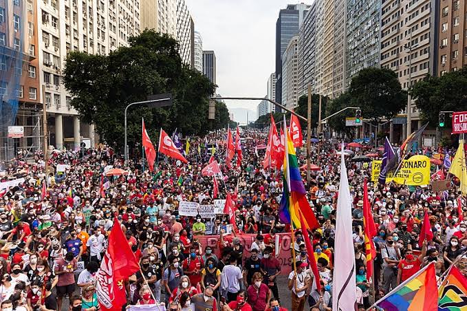 A necessidade da esquerda dizer seu nome