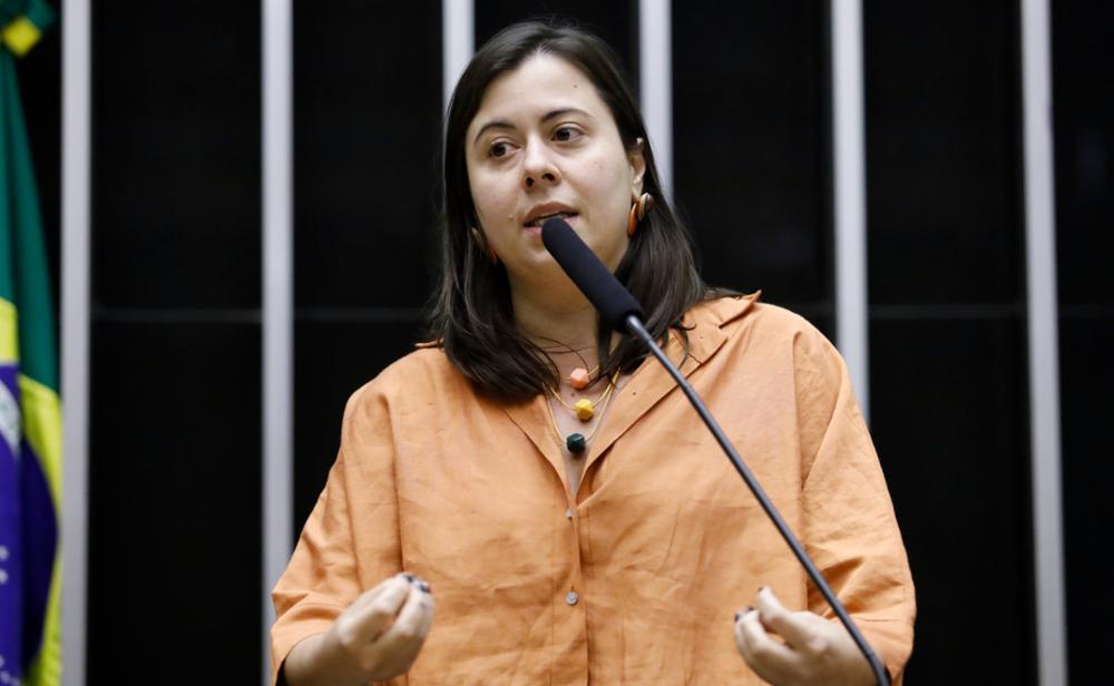 Sâmia Bomfim aciona o MP contra apologia ao estupro em evento universitário