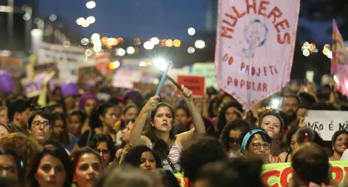 Violência política de gênero para além dos muros do Parlamento