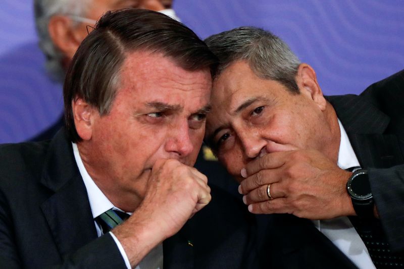 A conjuntura se move… prisão para Bolsonaro e duas outras tarefas