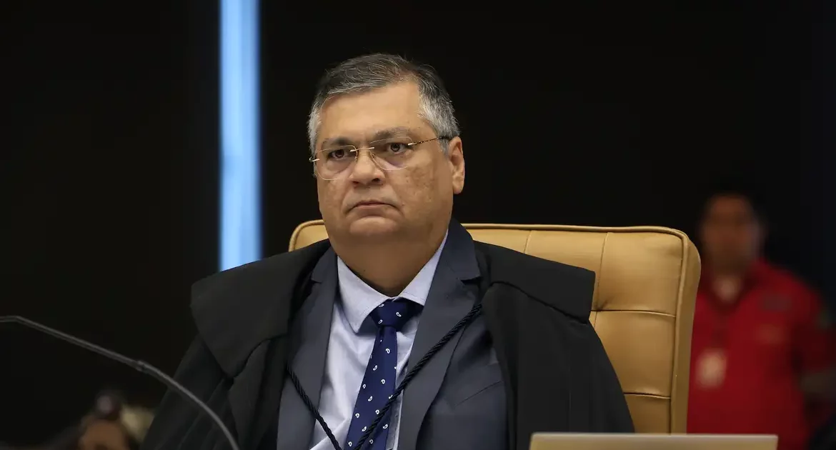 Dino determina liberação parcial de emendas, mas estabelece condições