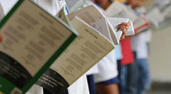 Lobby do agro quer alterar livros didáticos 