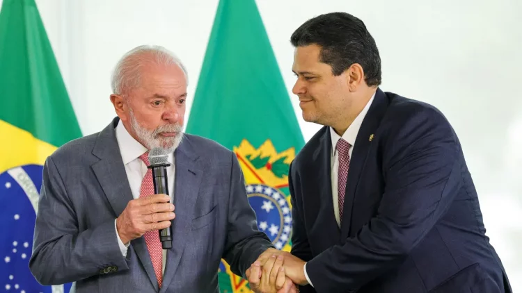 Lula mantém plano para explorar petróleo na Amazônia