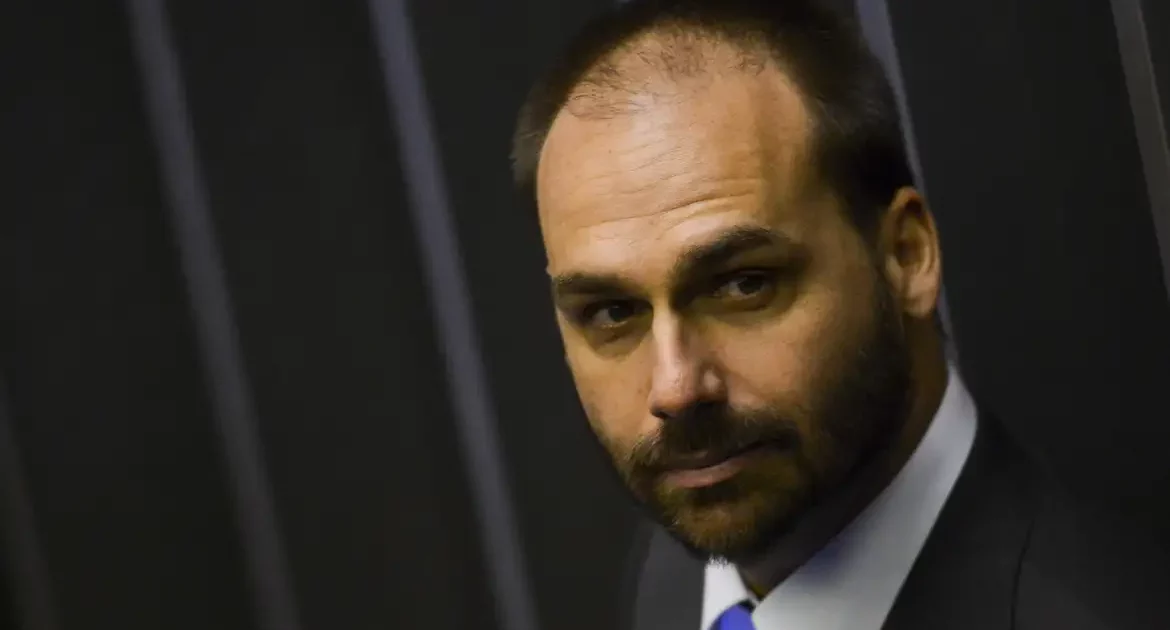 Os crimes pelos quais Eduardo Bolsonaro será investigado