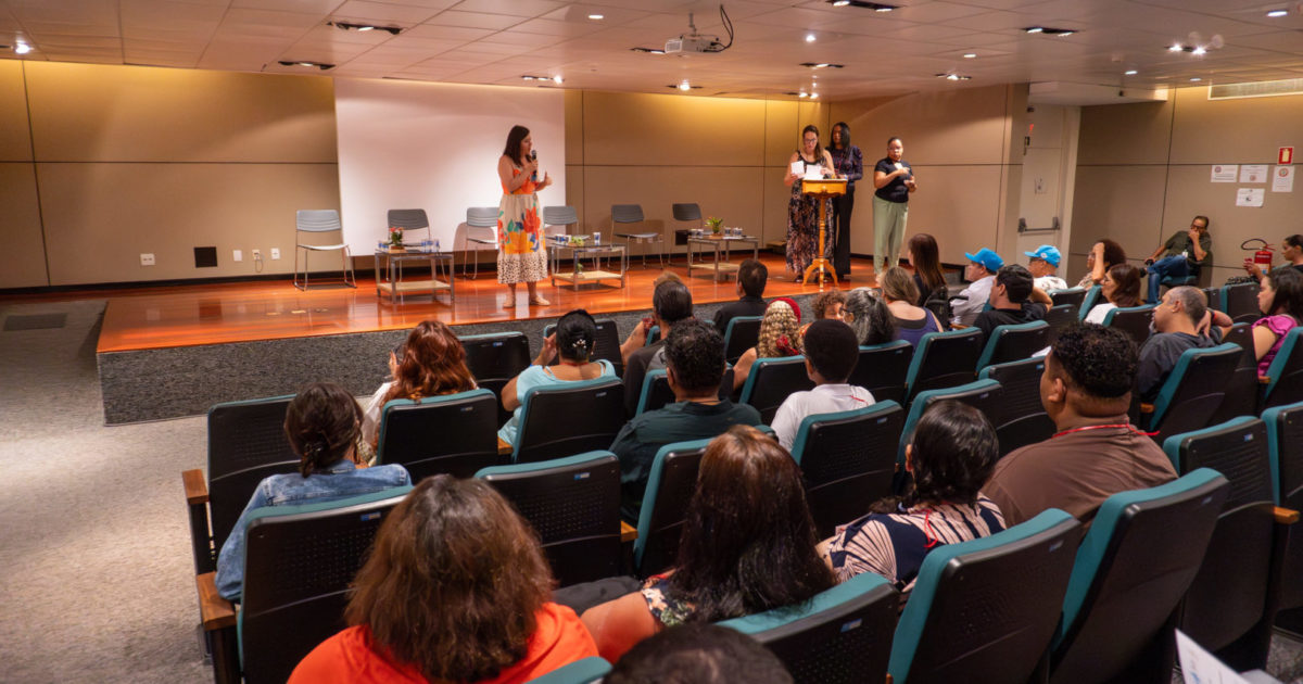 Sâmia critica terceirização e fechamento do Hospital Bela Vista