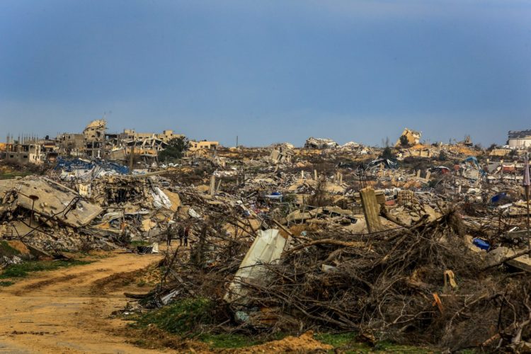 Sobre o pânico moral e a coragem de falar: o silêncio do Ocidente sobre Gaza