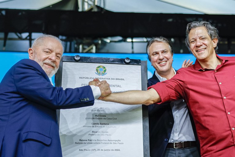 As previsões sem provisões do Plano Nacional de Educação e o financiamento da educação