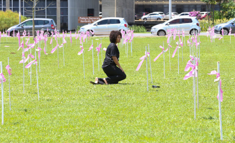 Recorde nos feminicídios expõe omissão do Estado